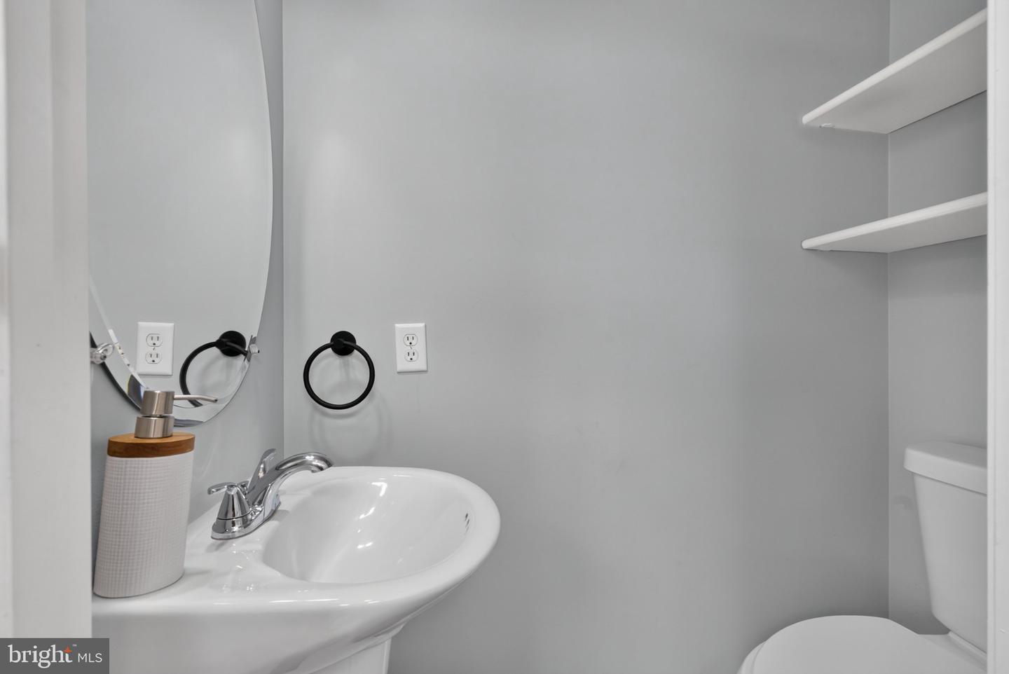2721 Harris Ln Property Photo 5