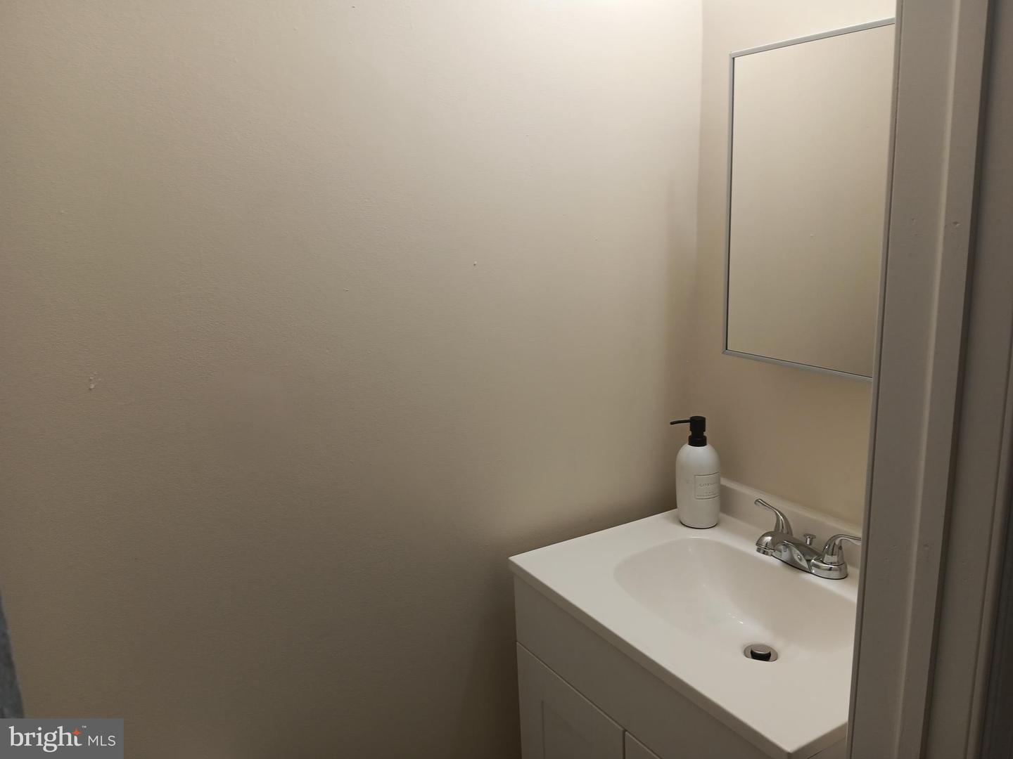 1340 Sargeant St Property Photo 6