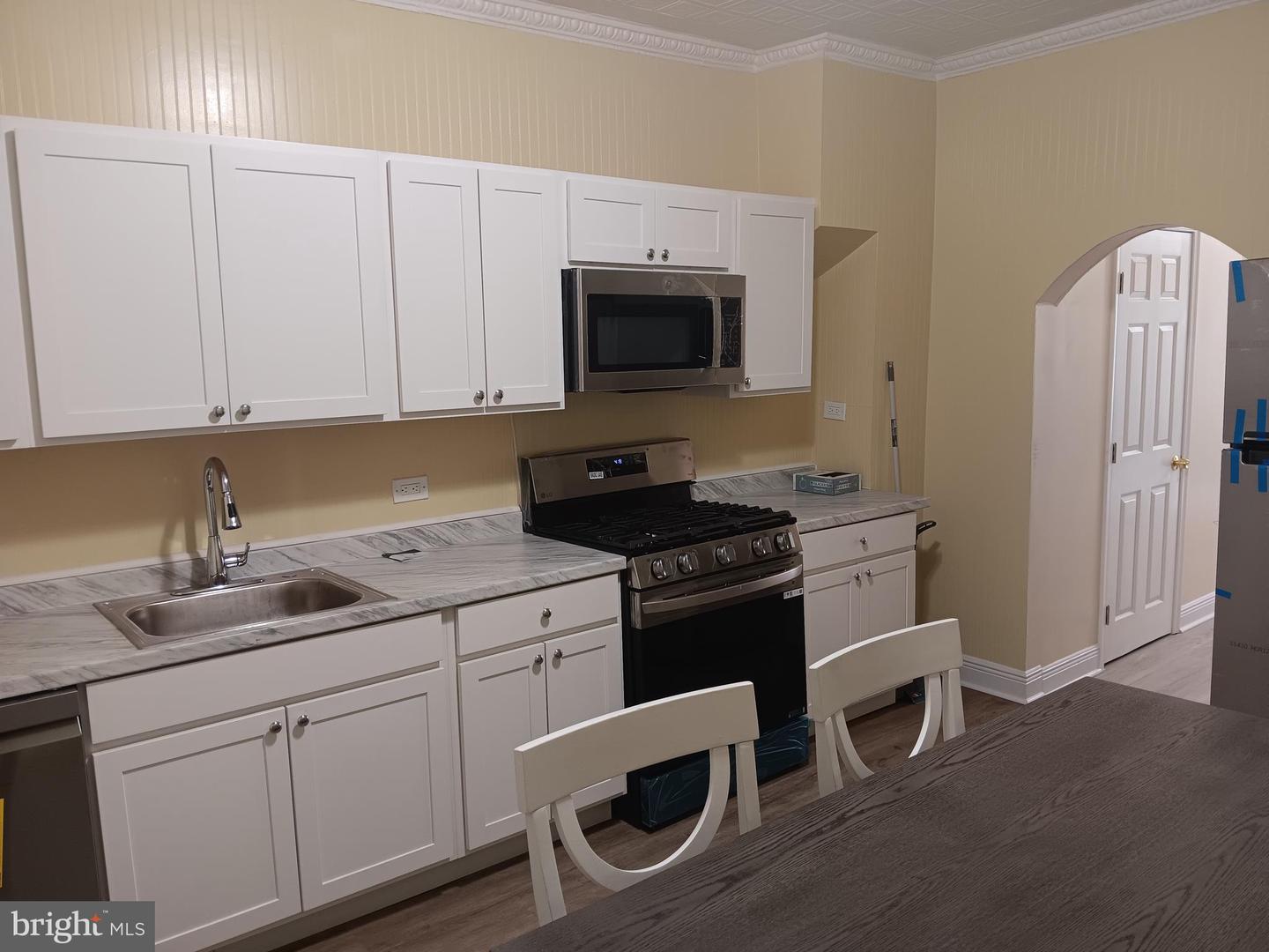 1340 Sargeant St Property Photo 10