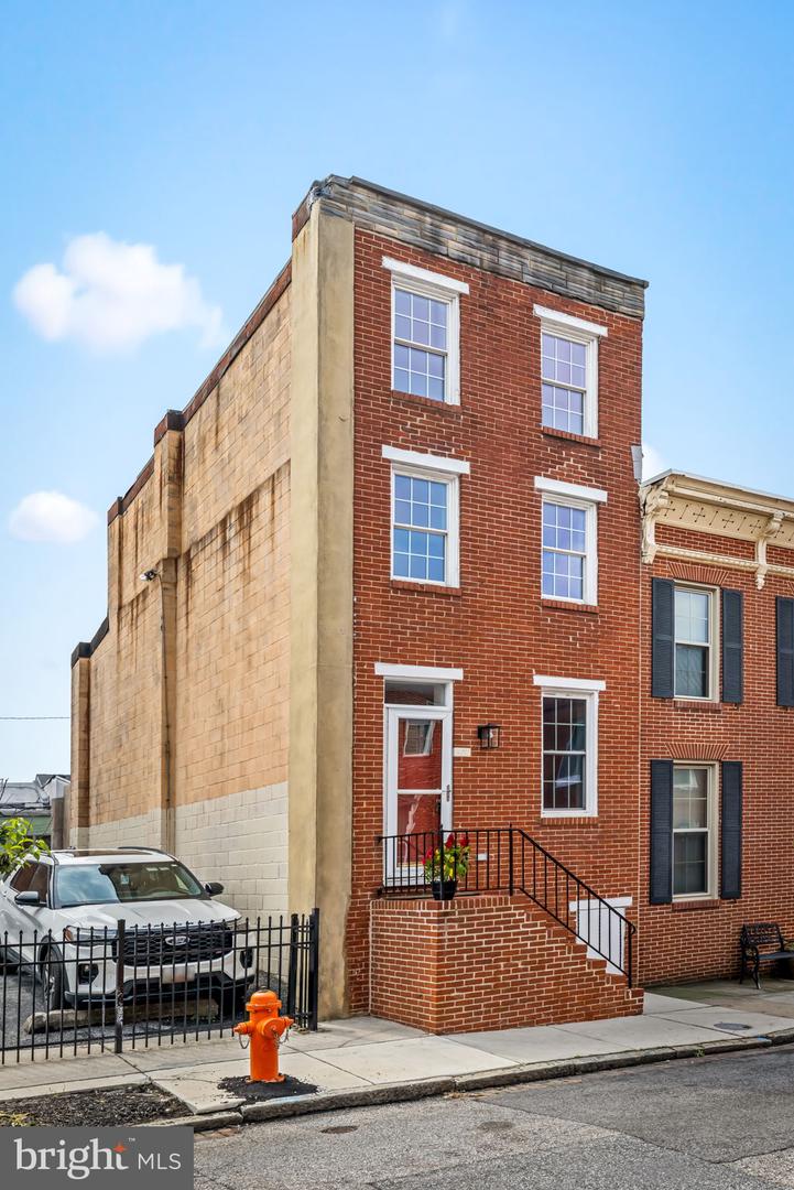 19 Poultney St Property Photo 4