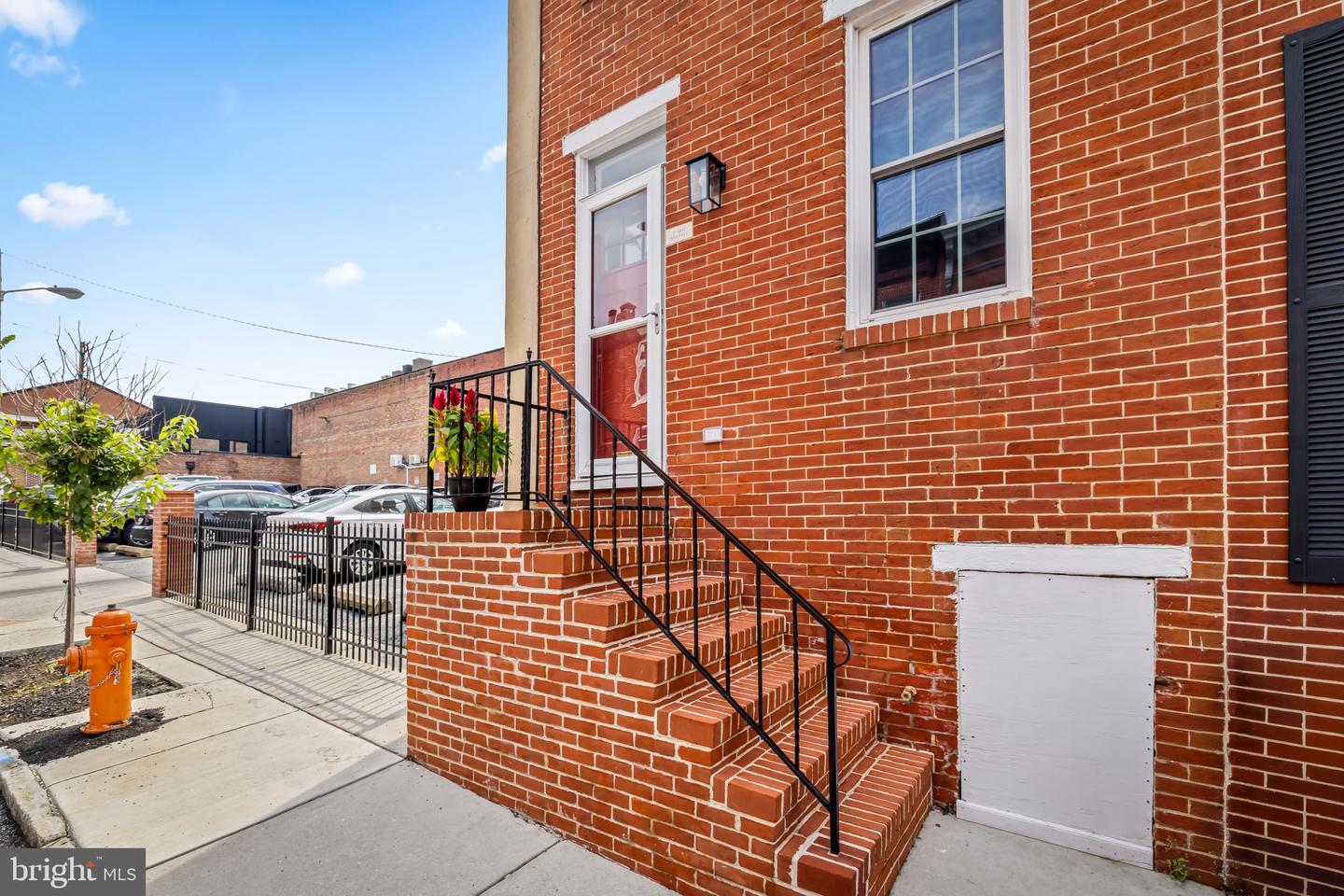19 Poultney St Property Photo 5