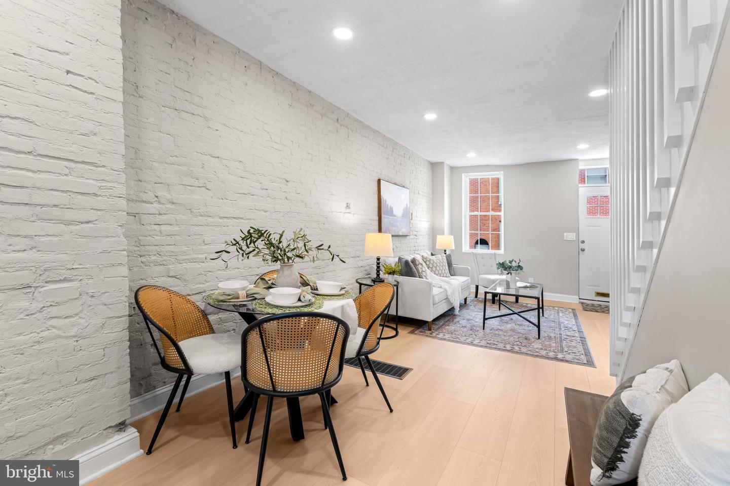 19 Poultney St Property Photo 11