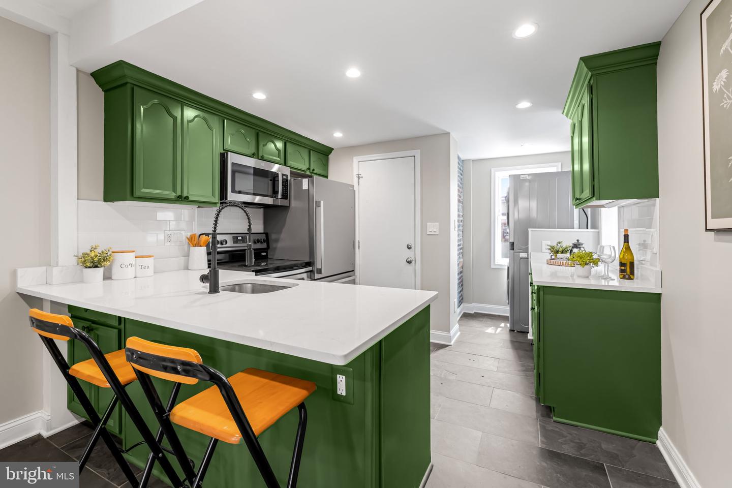 19 Poultney St Property Photo 14