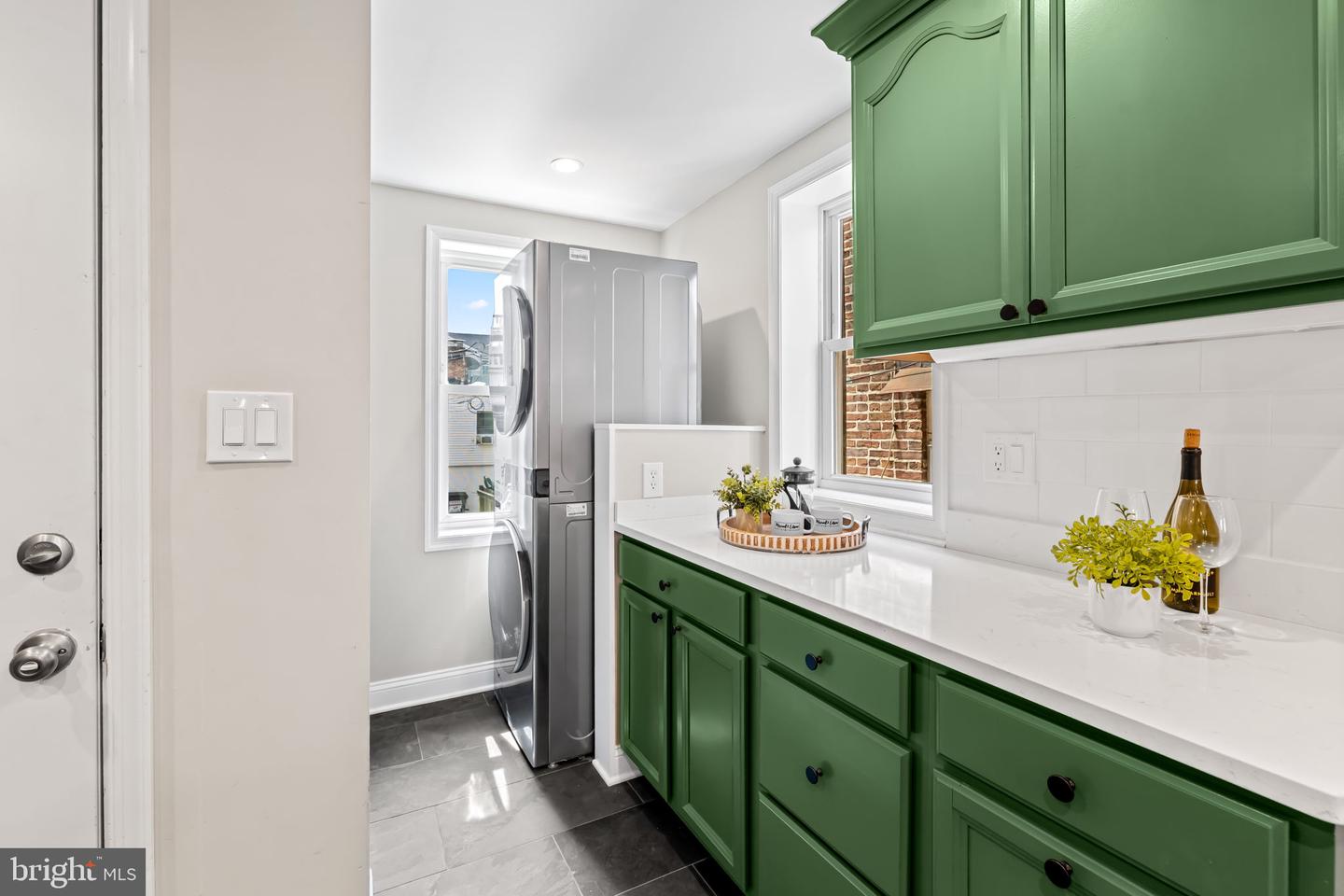 19 Poultney St Property Photo 16