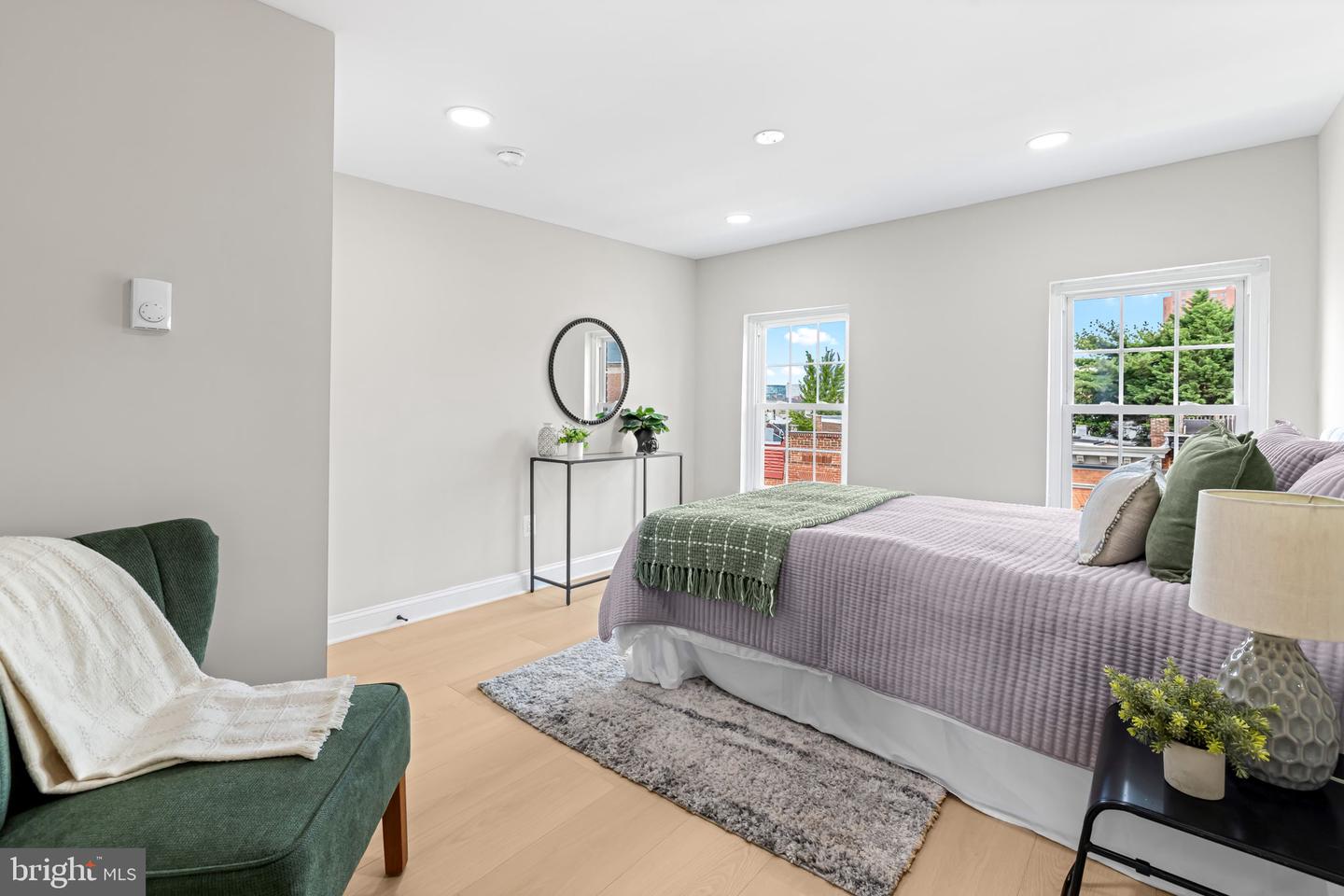 19 Poultney St Property Photo 27