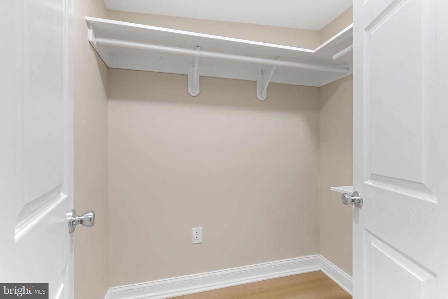 19 Poultney St Property Photo 32