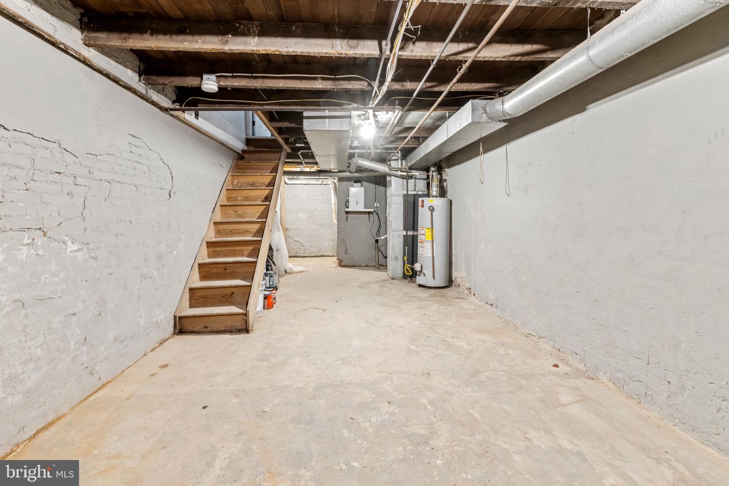 19 Poultney St Property Photo 35