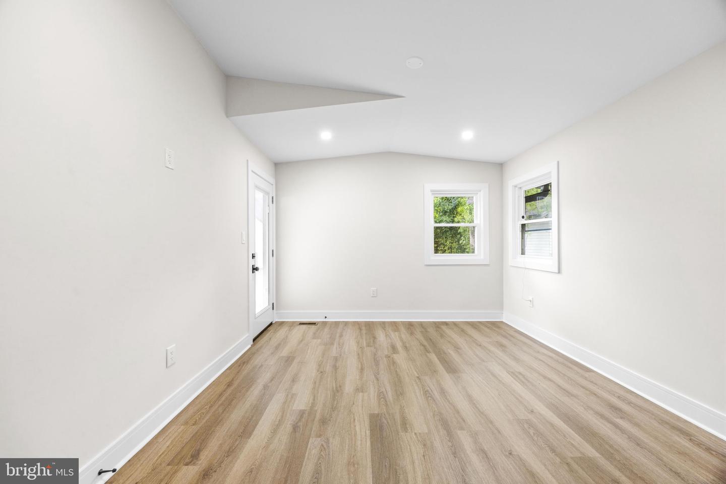 3102 Woodhome Ave Property Photo 22