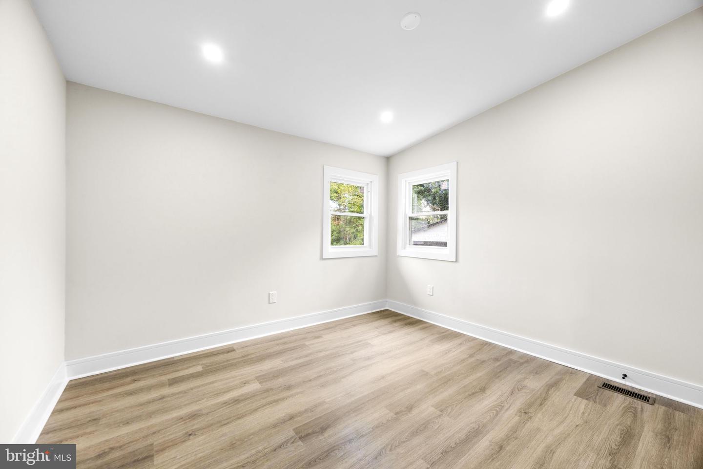 3102 Woodhome Ave Property Photo 24