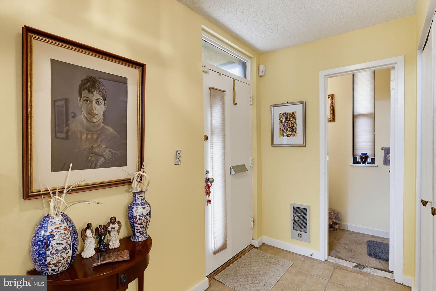 2211 Clove Ter Property Photo 3