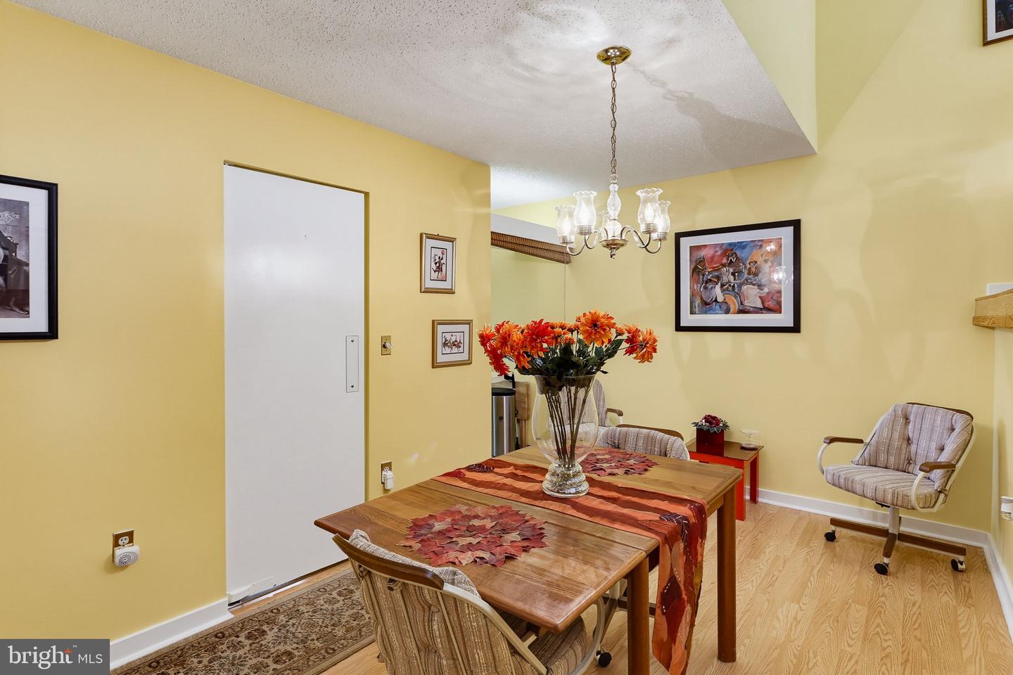 2211 Clove Ter Property Photo 9