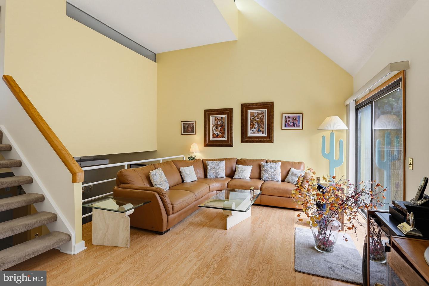 2211 Clove Ter Property Photo 10