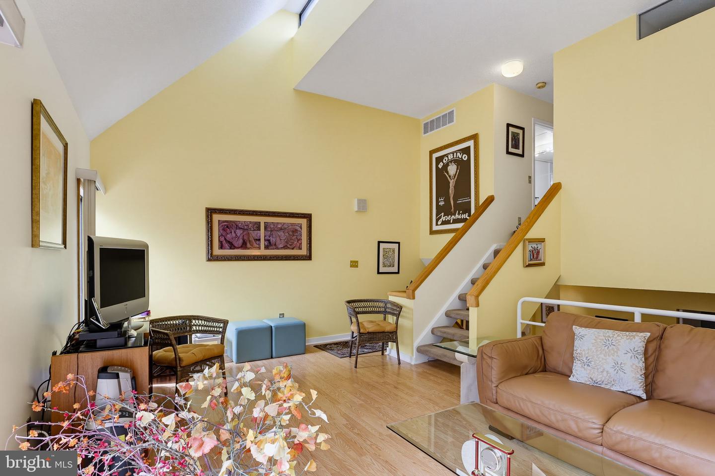 2211 Clove Ter Property Photo 16