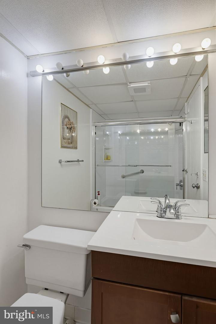 2211 Clove Ter Property Photo 18