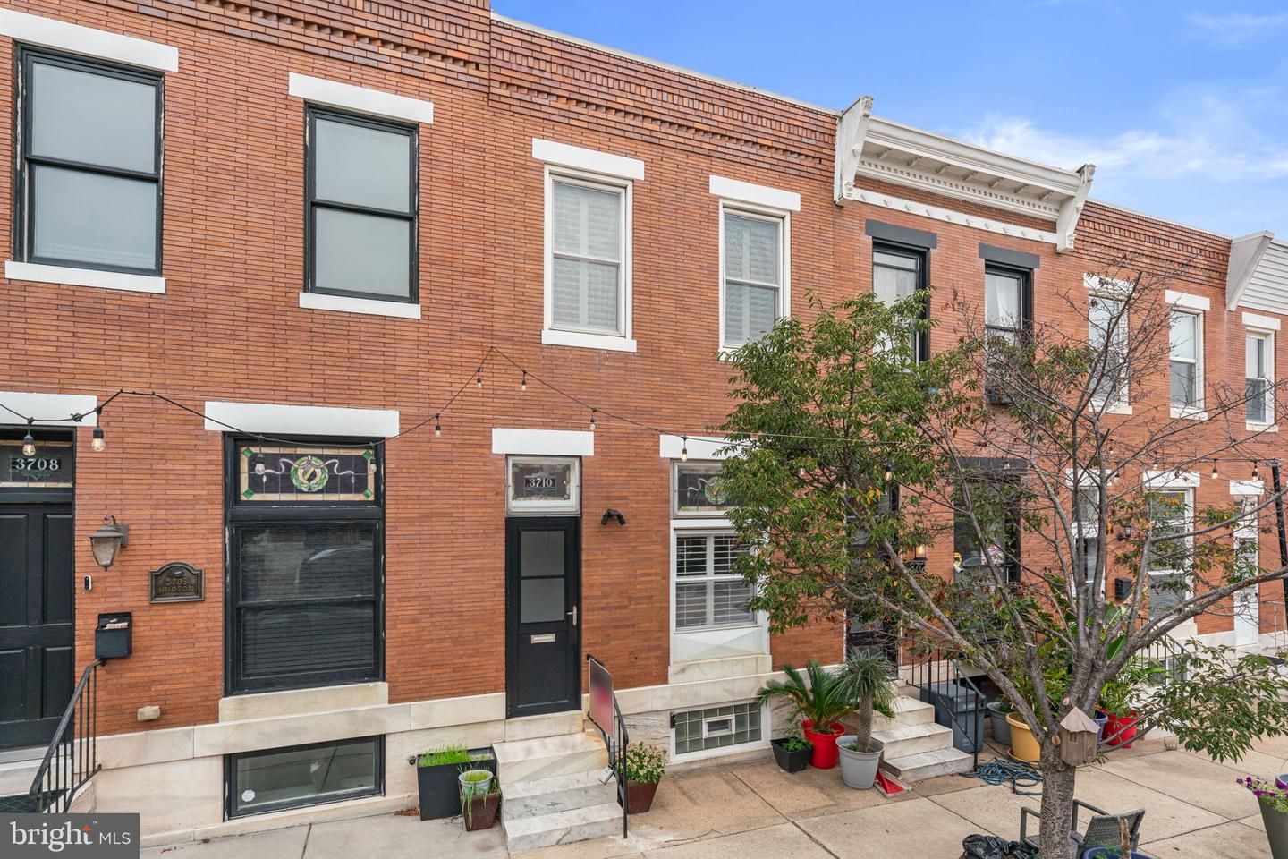 3710 Hudson St Property Photo 1