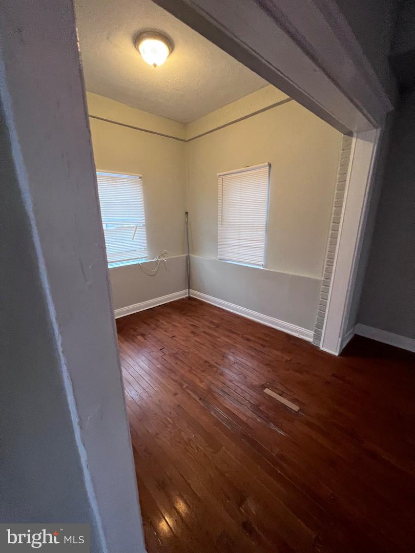 2625 E Biddle St Property Photo 21