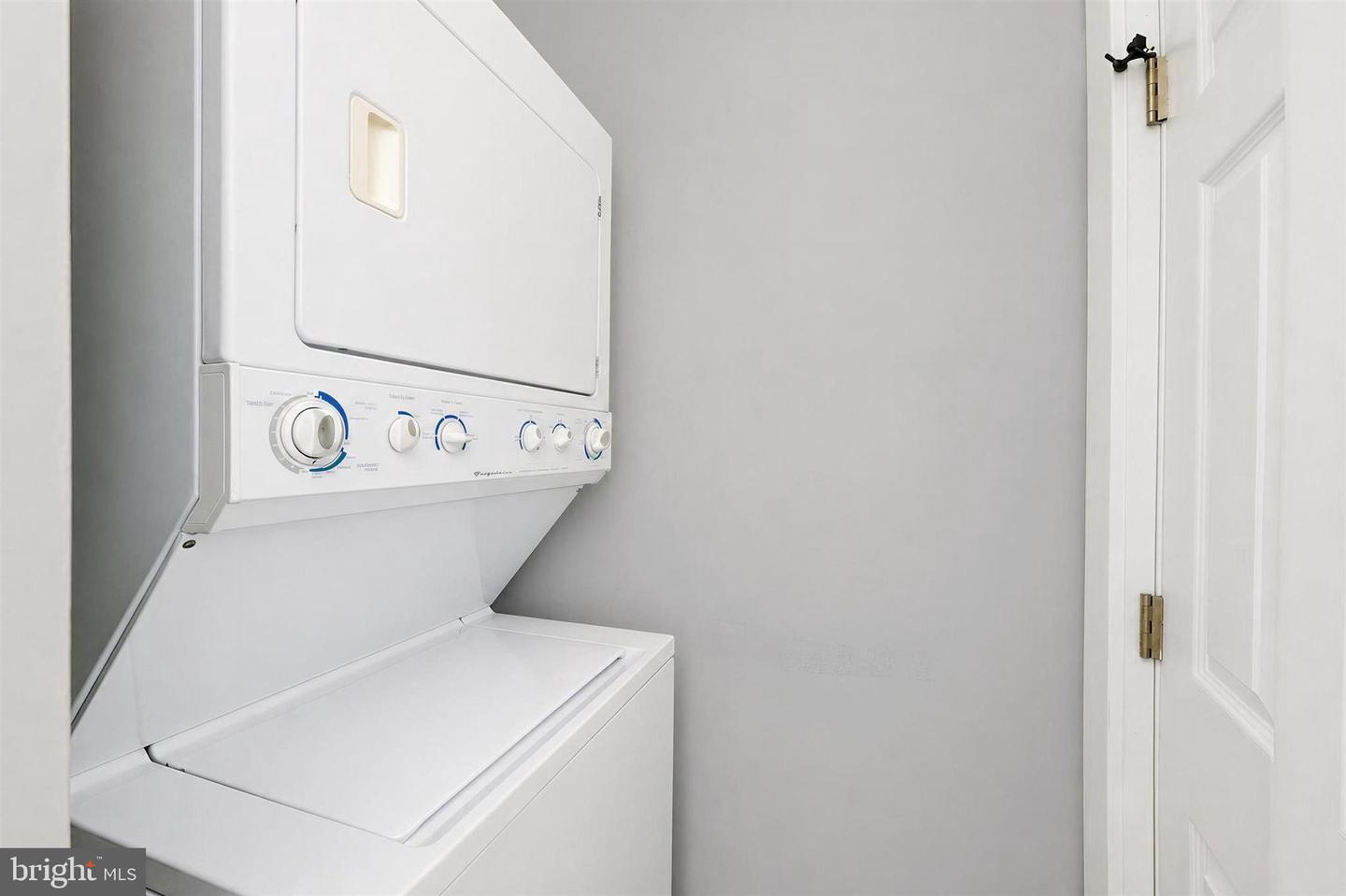 618 Chestnut Hill Ave #2b Property Photo 10