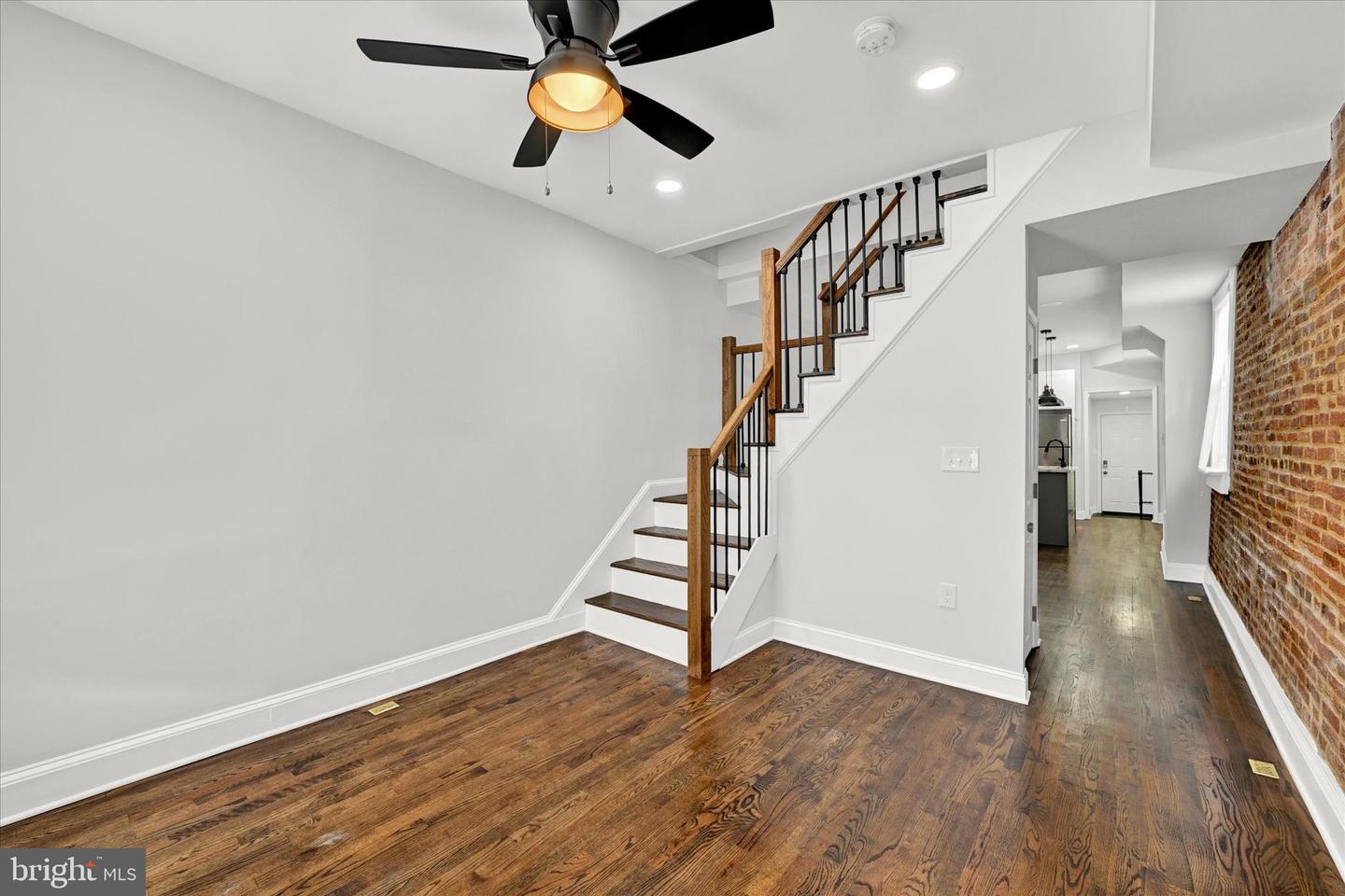 2 W Barney St #1 Property Photo 4