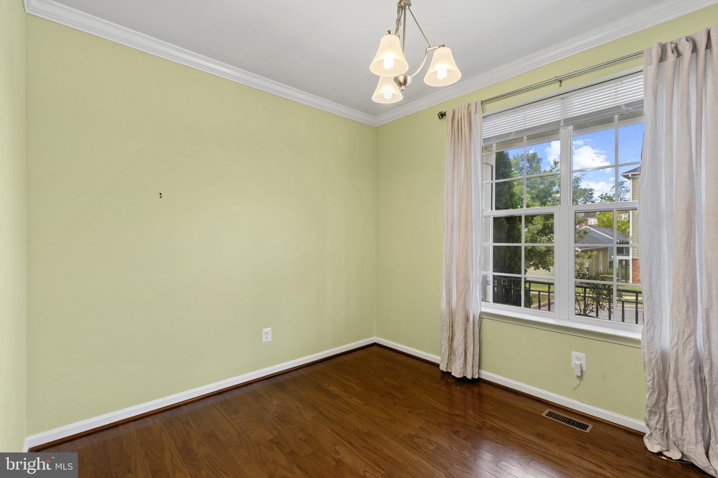 4400 Scarlet Oak Ln Property Photo 6