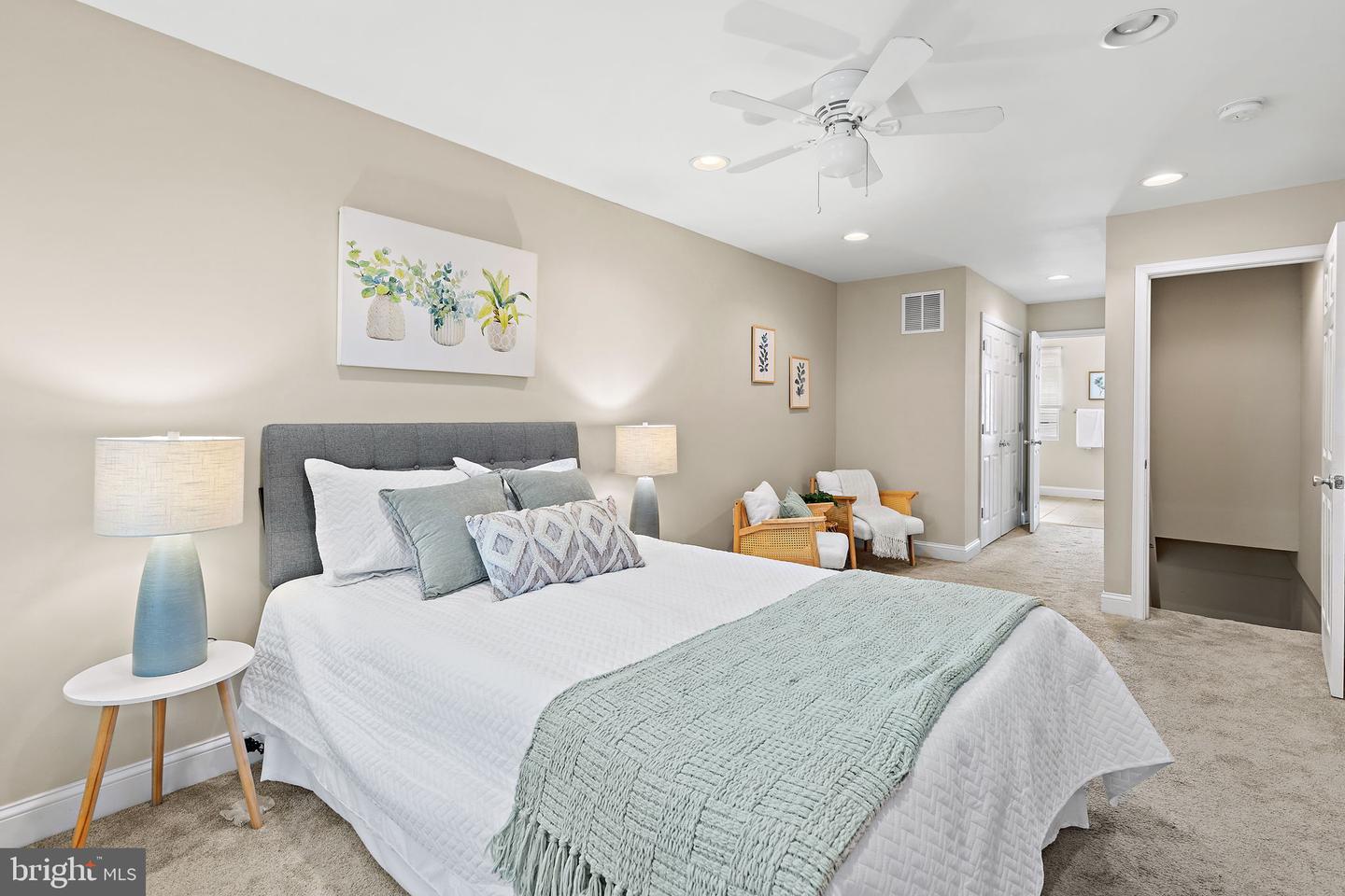 1407 OLIVE ST Property Photo 1