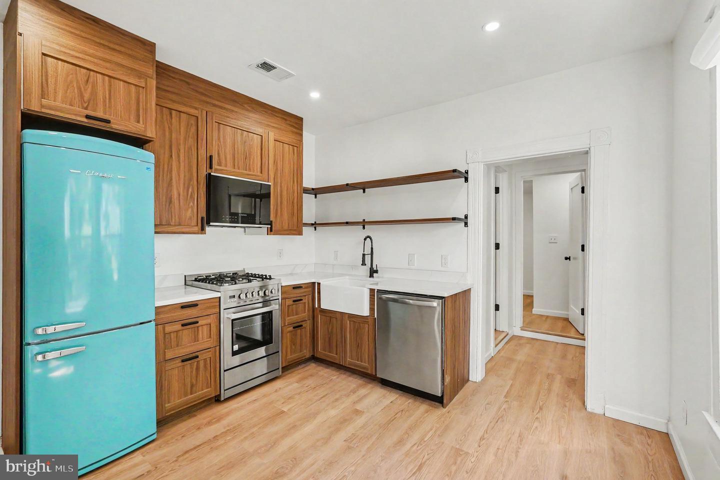 3033 Barclay St Property Photo 11