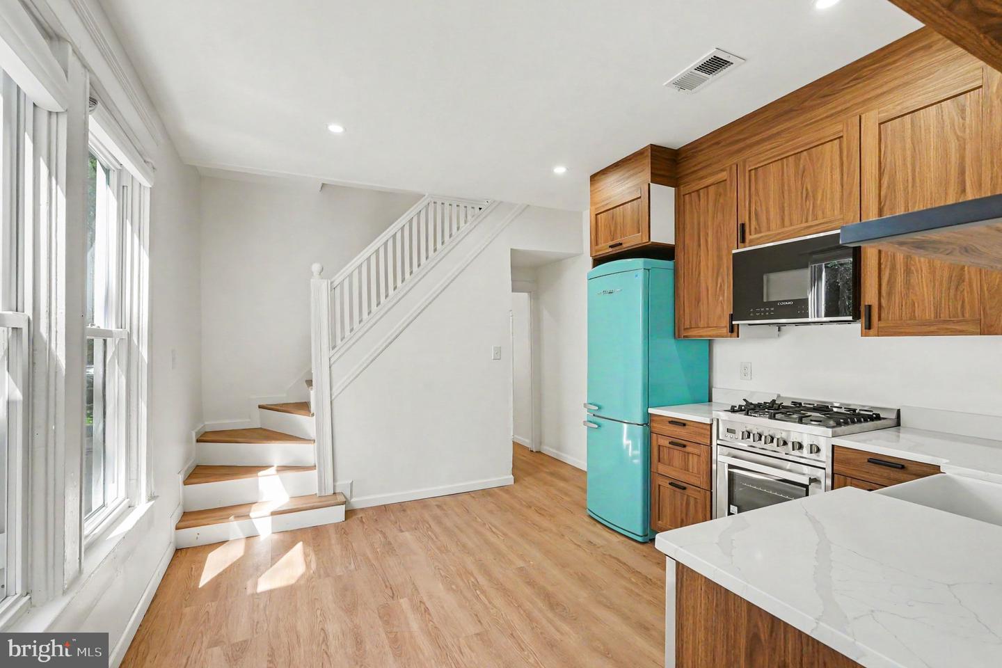 3033 Barclay St Property Photo 12