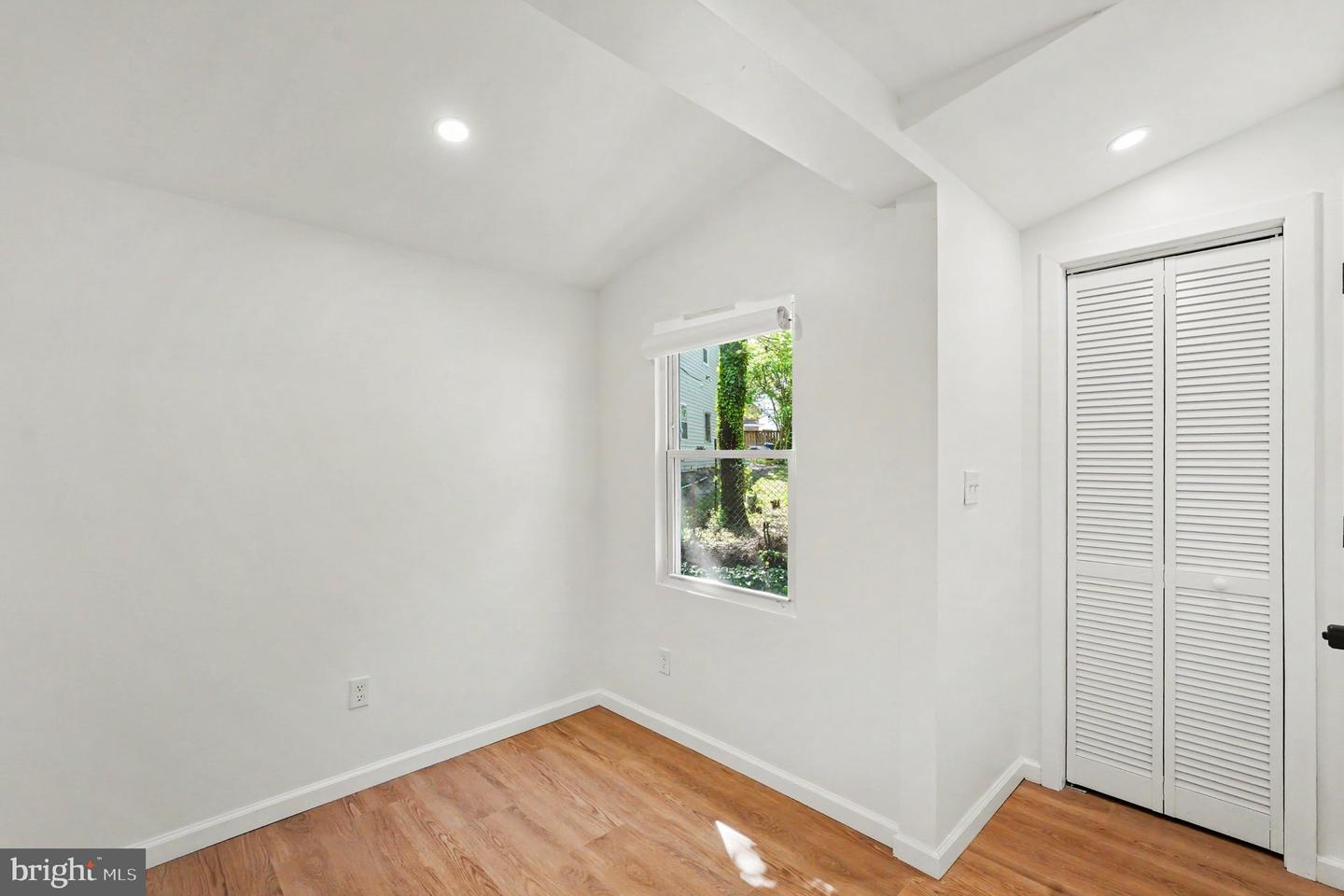 3033 Barclay St Property Photo 16