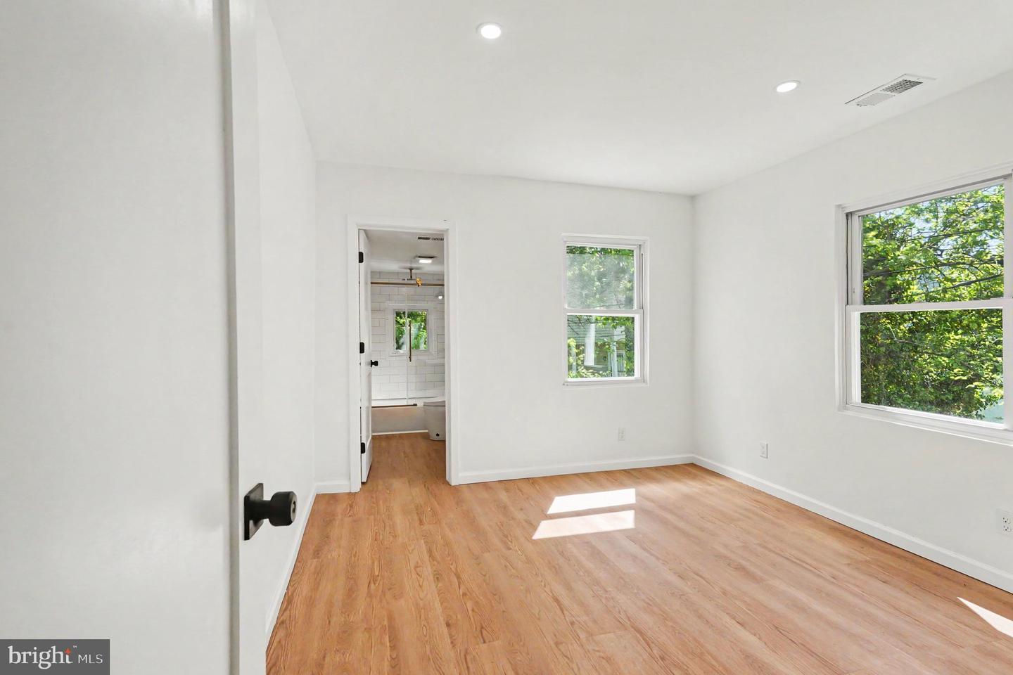 3033 Barclay St Property Photo 22