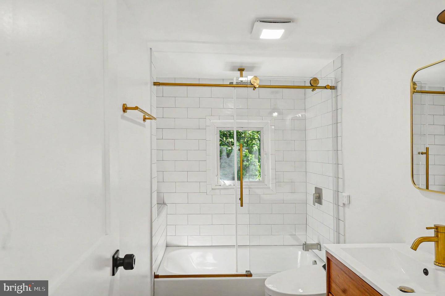 3033 Barclay St Property Photo 29