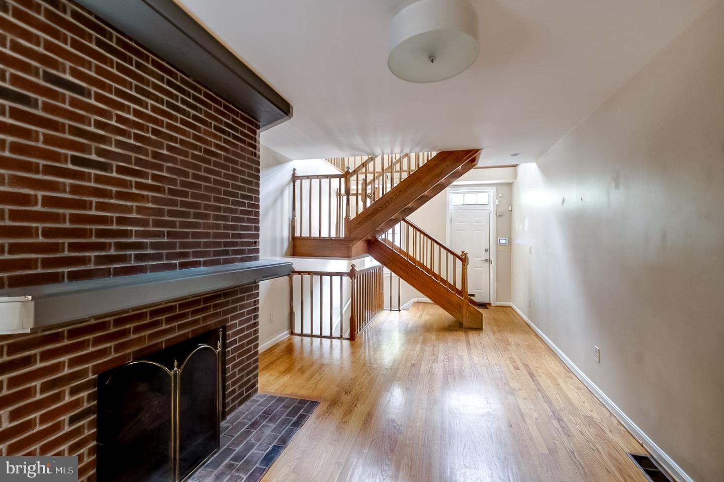 13 E Henrietta St Property Photo 2