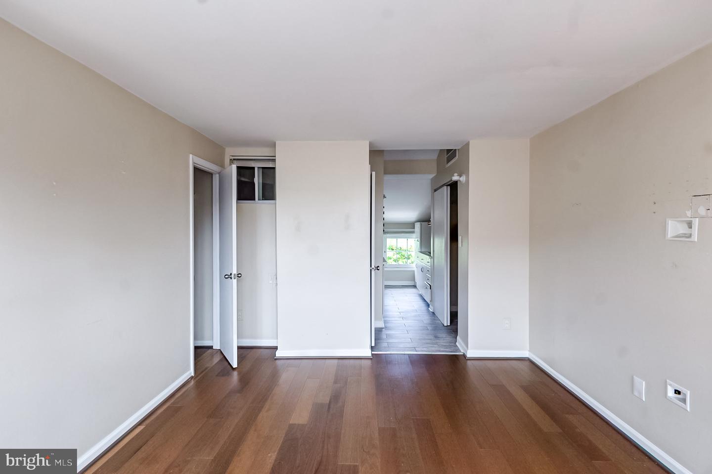 13 E Henrietta St Property Photo 3