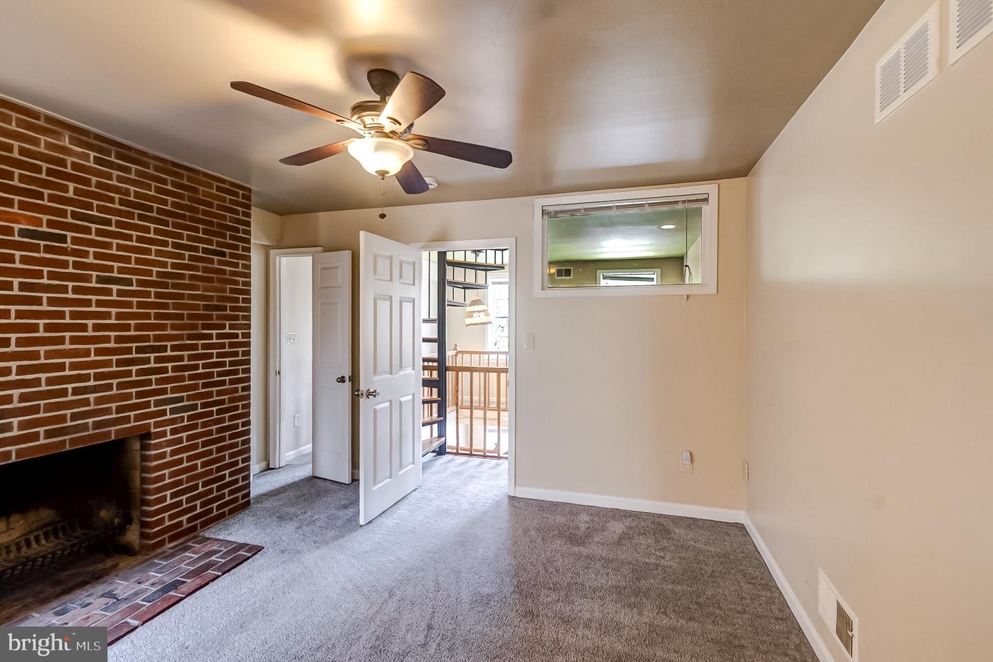 13 E Henrietta St Property Photo 8