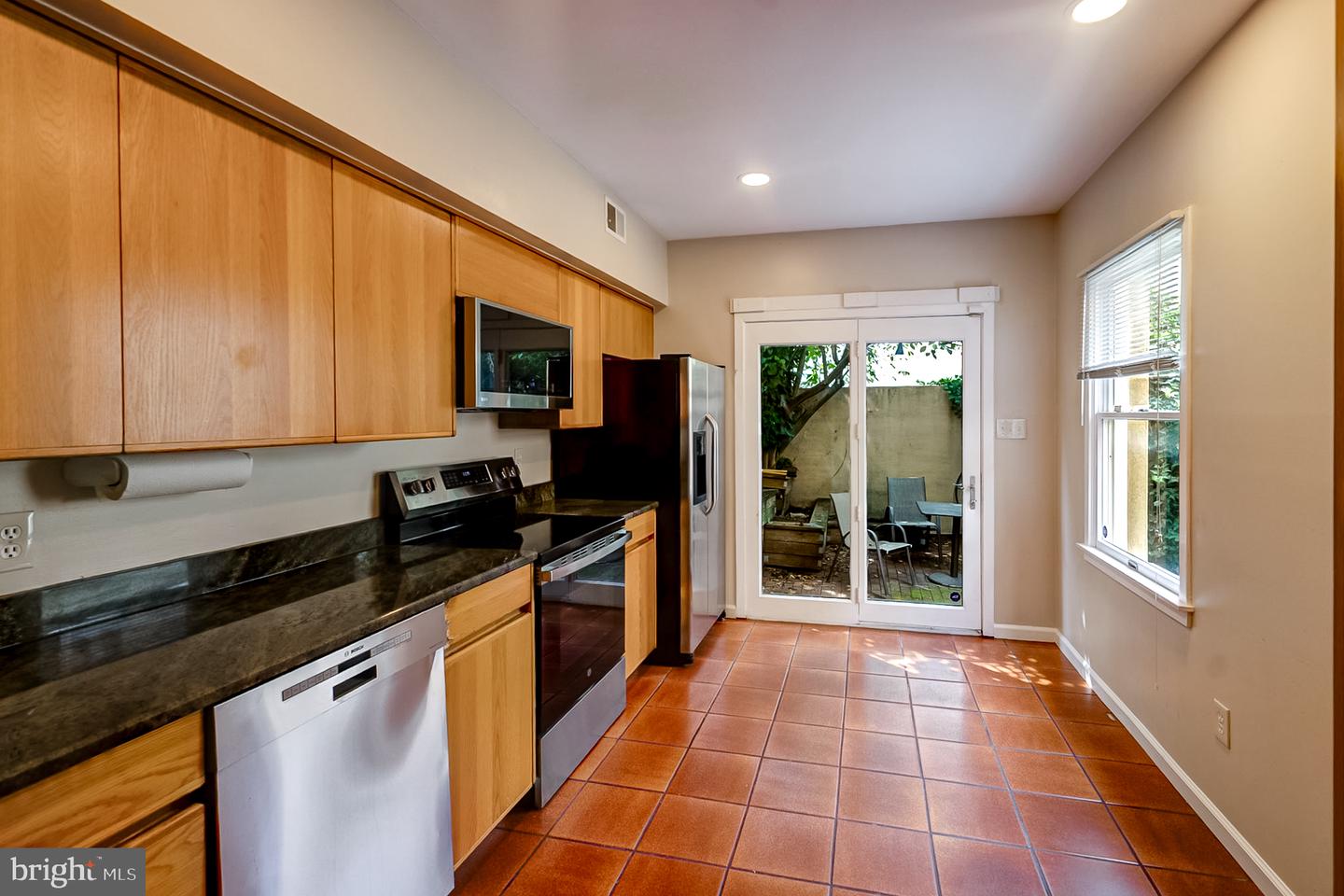 13 E Henrietta St Property Photo 10