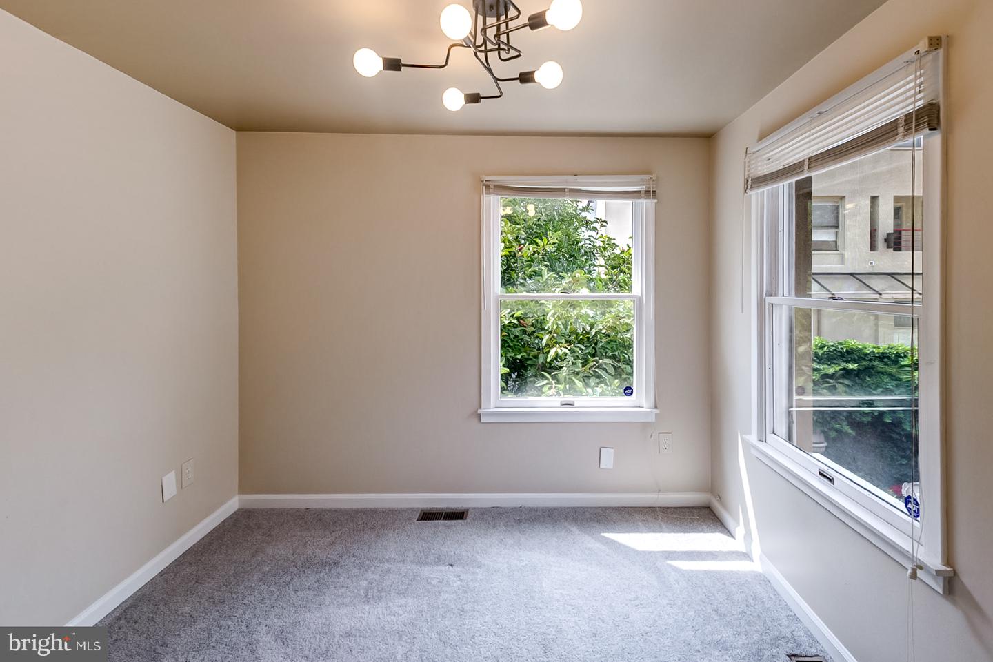 13 E Henrietta St Property Photo 13