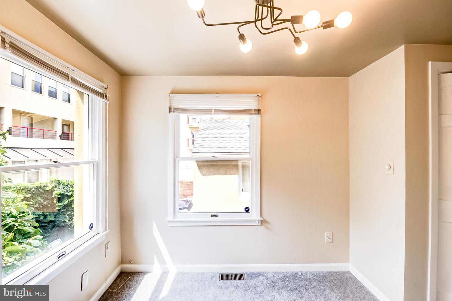 13 E Henrietta St Property Photo 14