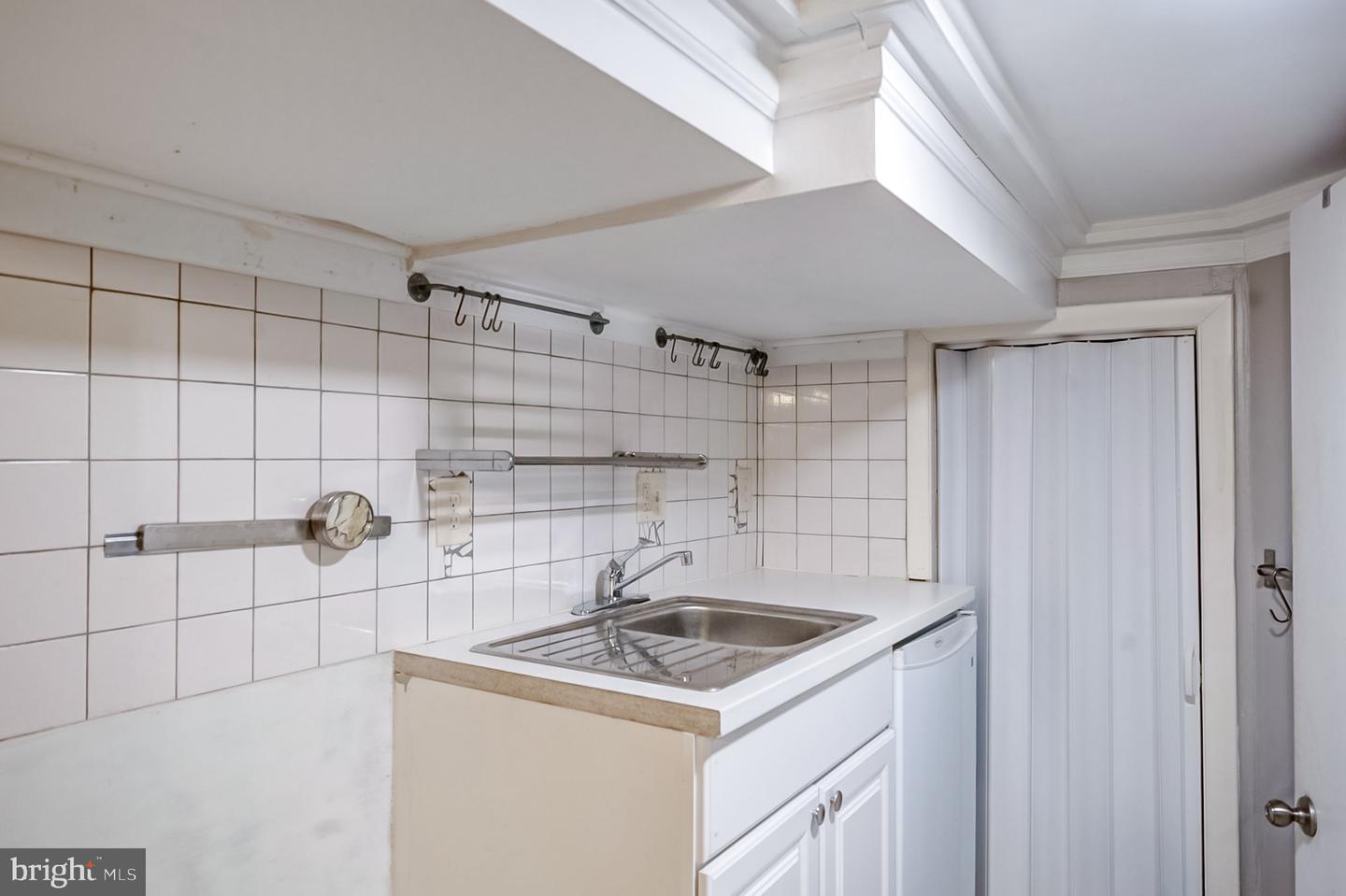 13 E Henrietta St Property Photo 21