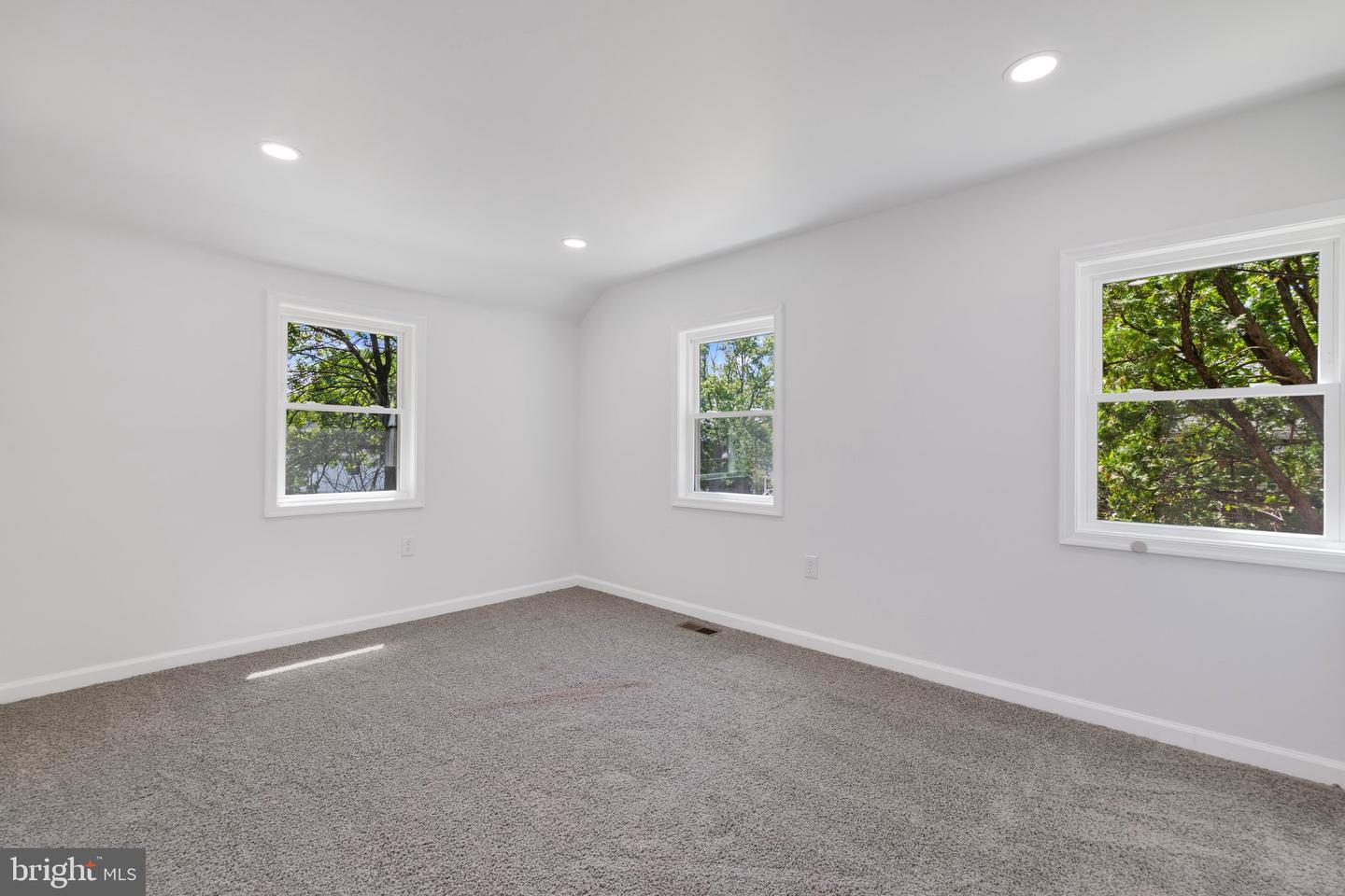 4202 Barrington Rd Property Photo 17