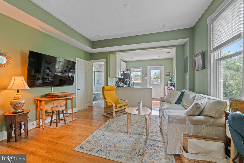 711 Gladstone Ave Property Photo 16