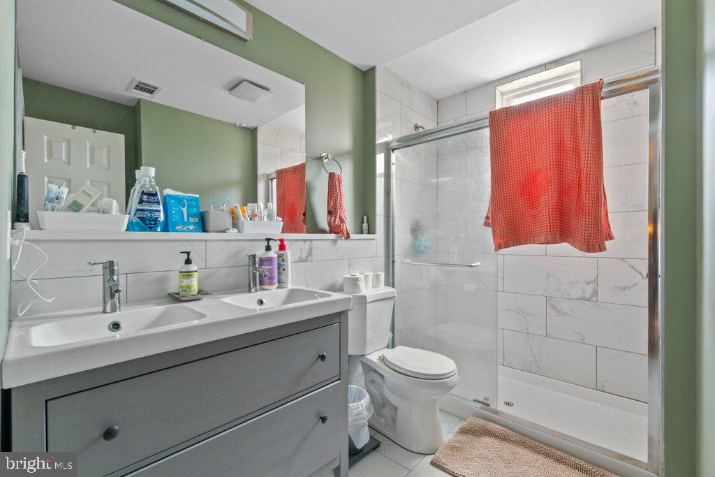 711 Gladstone Ave Property Photo 20