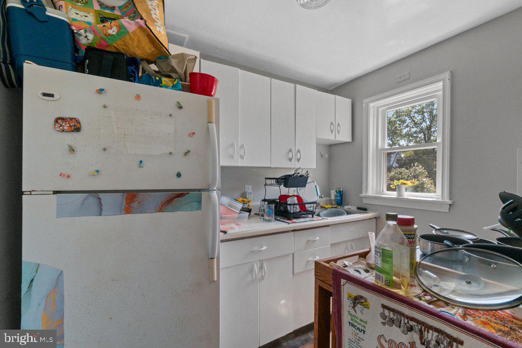 711 Gladstone Ave Property Photo 36