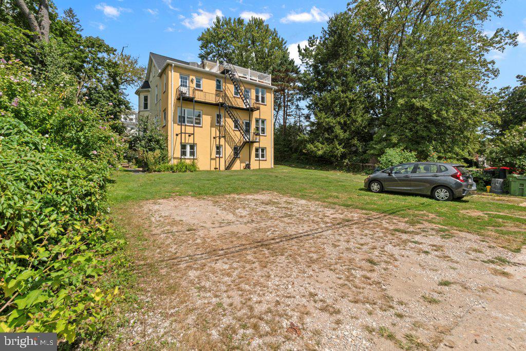 711 Gladstone Ave Property Photo 57