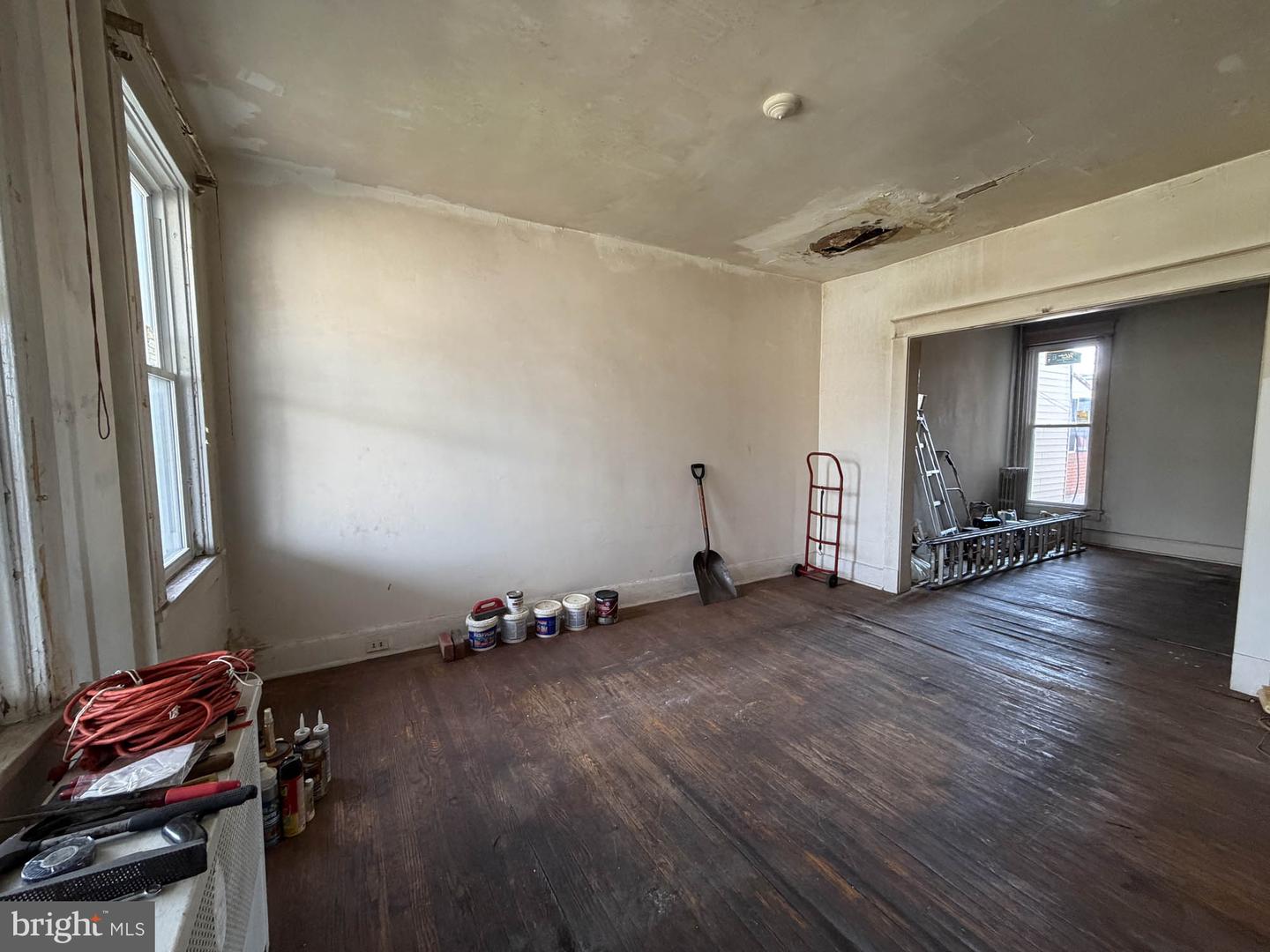 2545 W Lafayette Ave Property Photo 3