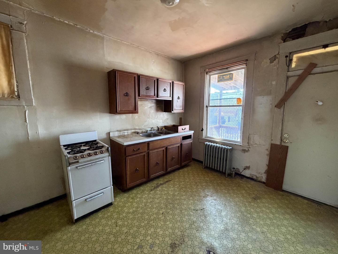 2545 W Lafayette Ave Property Photo 7