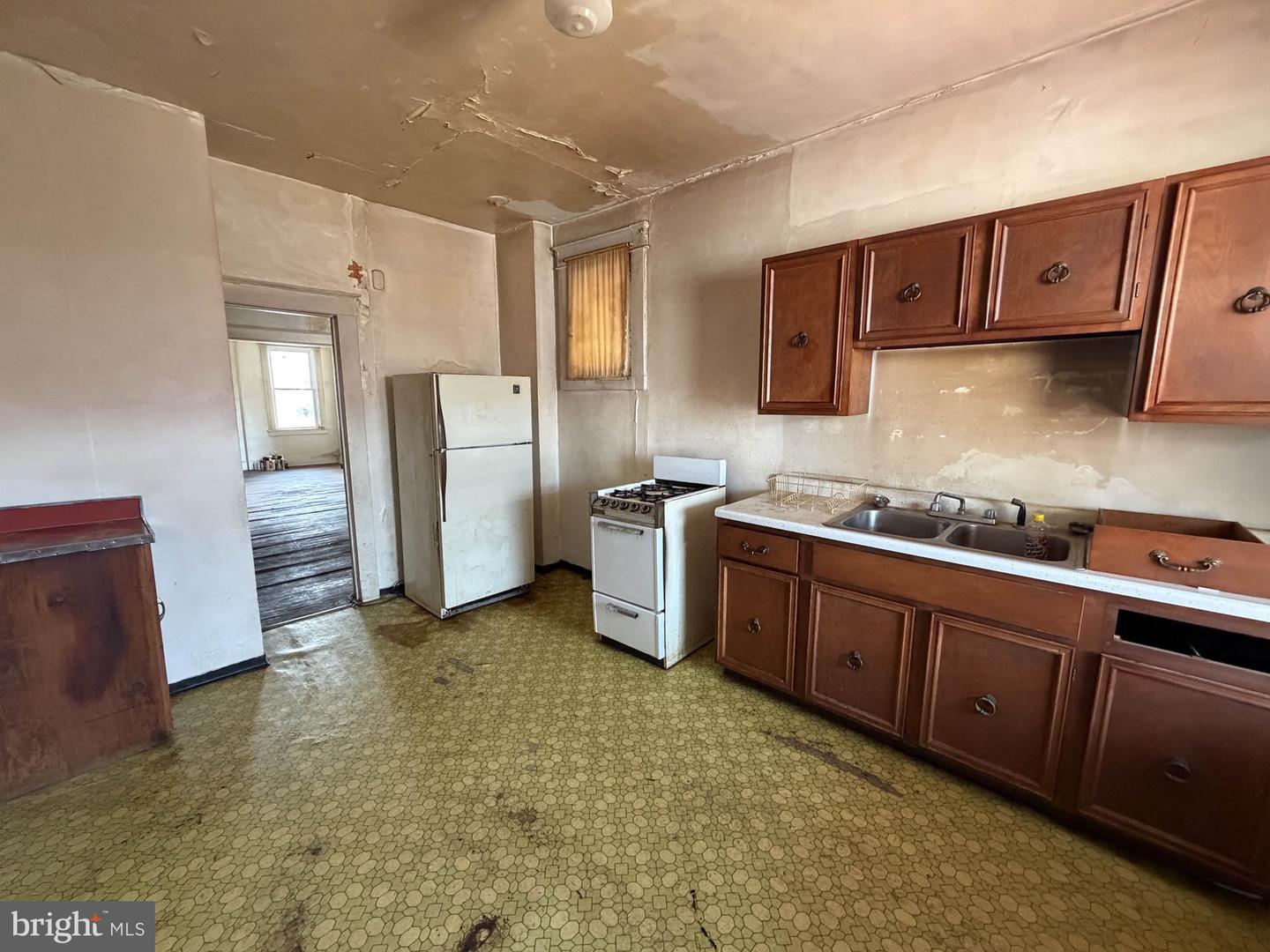 2545 W Lafayette Ave Property Photo 8