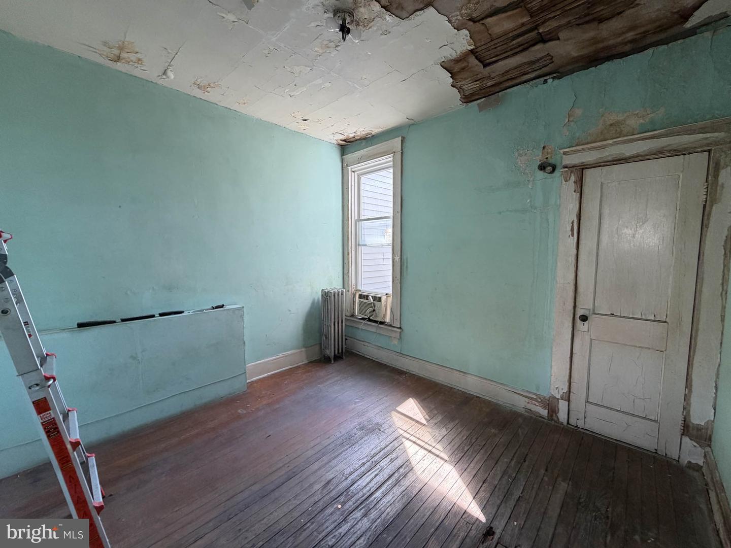2545 W Lafayette Ave Property Photo 9