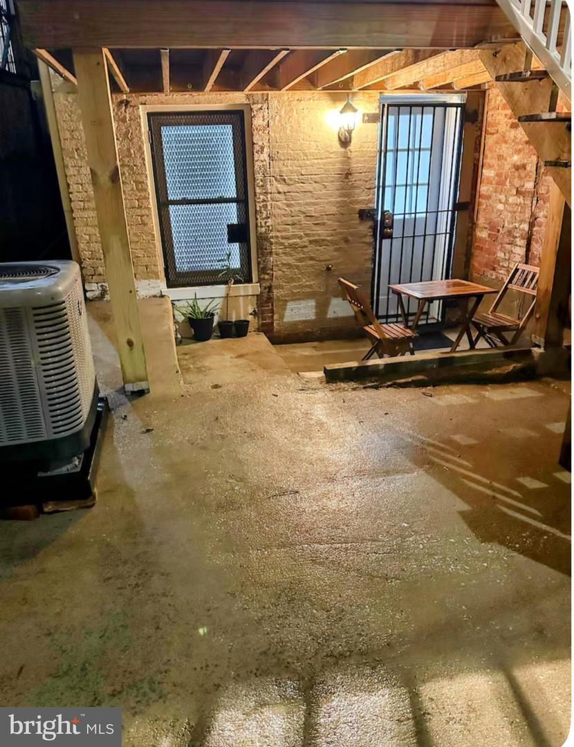 1529 N Bond St Property Photo 46