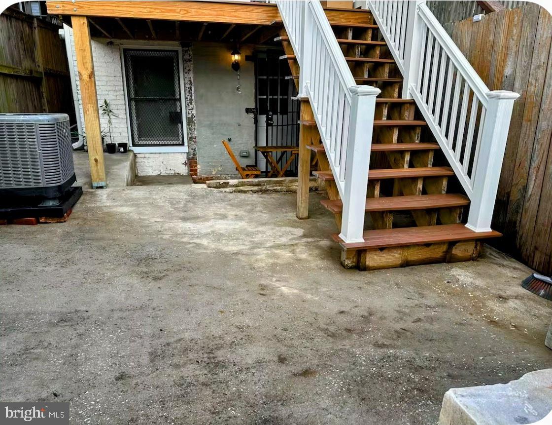 1529 N Bond St Property Photo 50