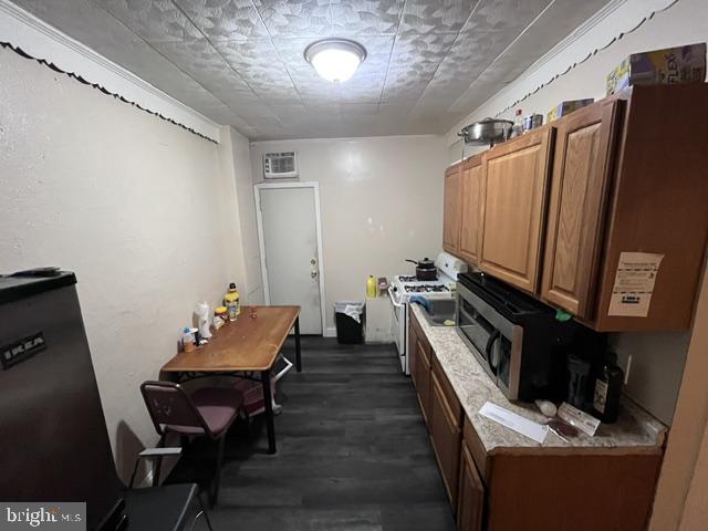 3246 E Baltimore St Property Photo 14