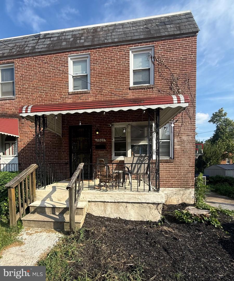 3805 N Rogers Ave Property Photo 1