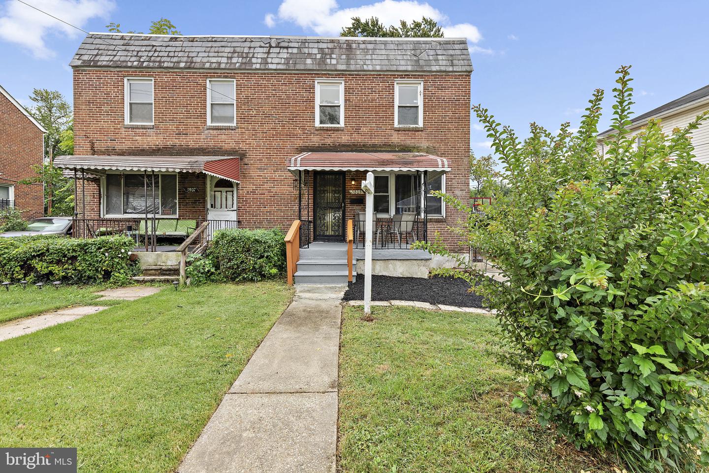3805 N Rogers Ave Property Photo 1
